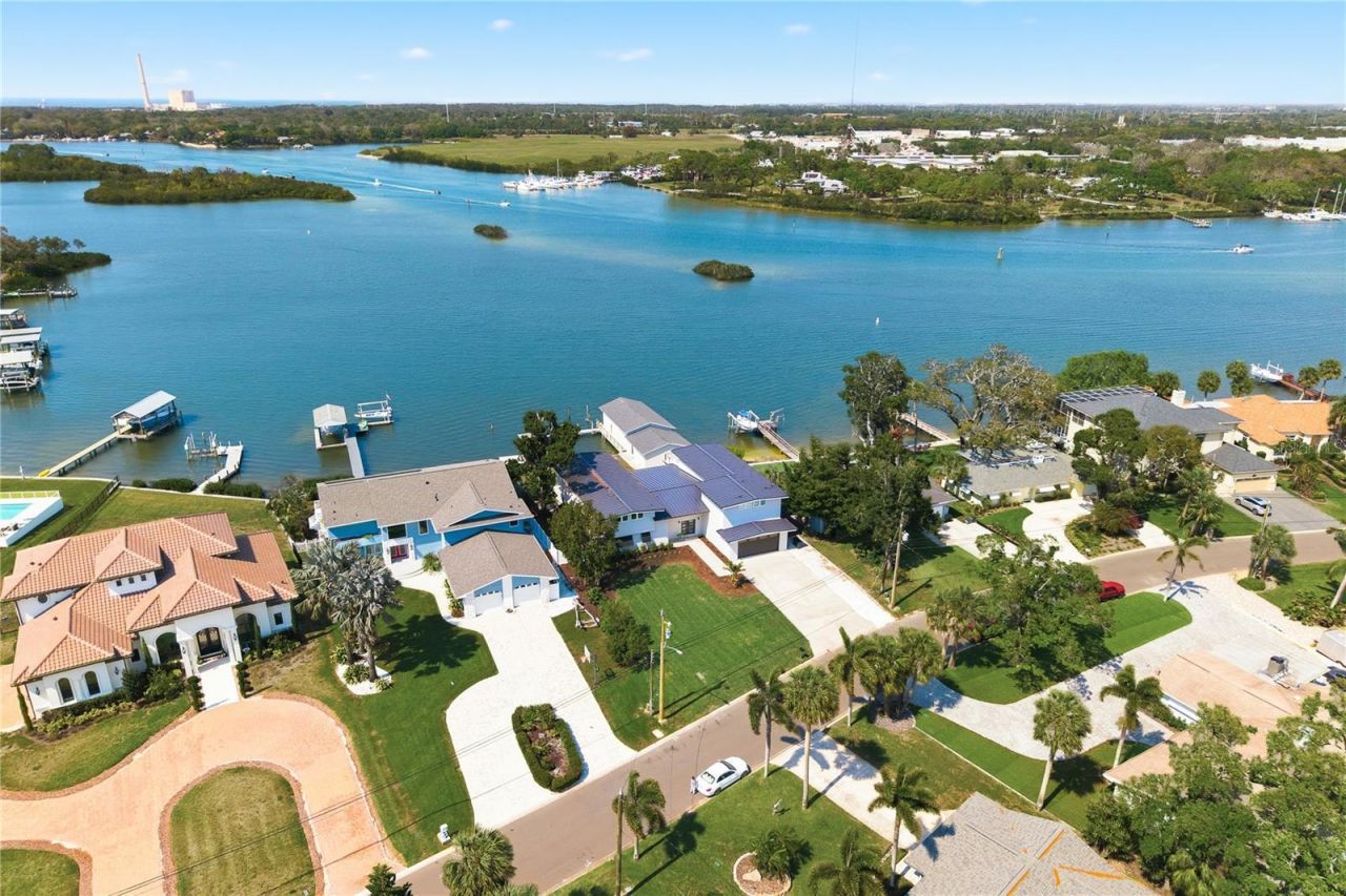 915 Bayshore Drive, Tarpon Springs, FL 34689 Photo