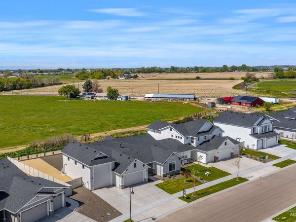 12557 W Wayfaring Drive, Star, ID 83669