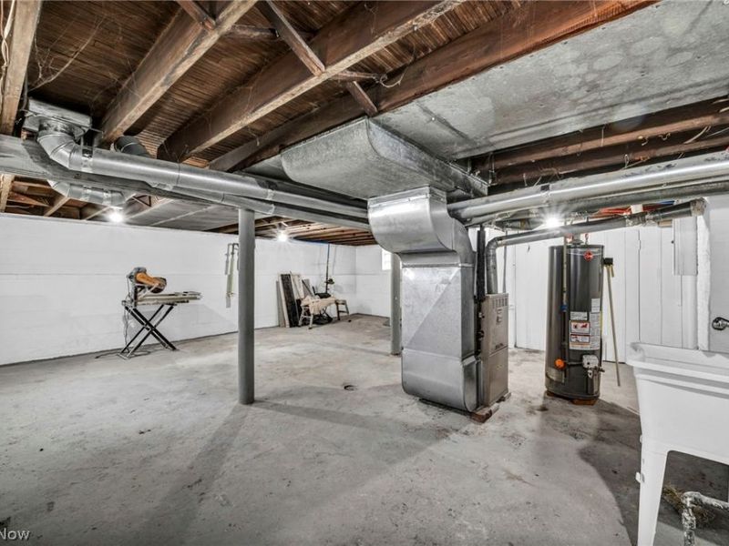 13910 Bartlett Avenue, Cleveland, OH 44120 Photo 32