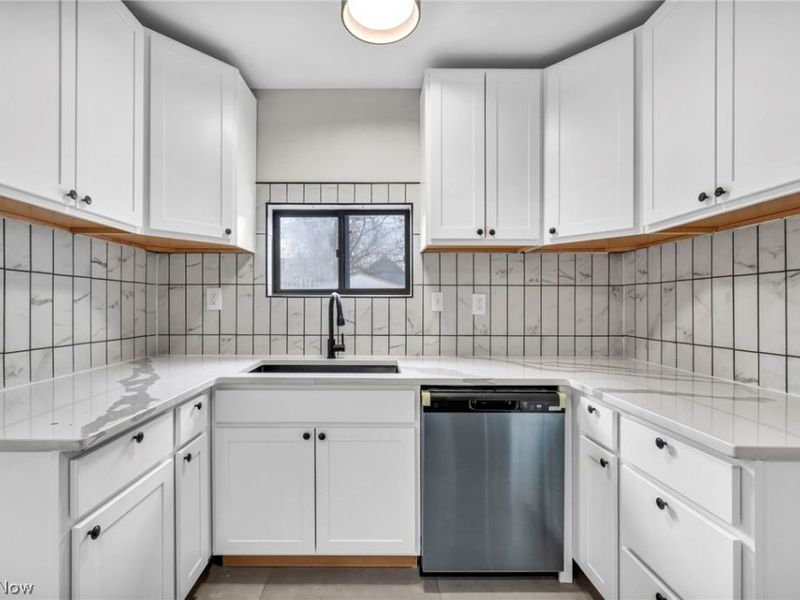 13910 Bartlett Avenue, Cleveland, OH 44120 Photo 8