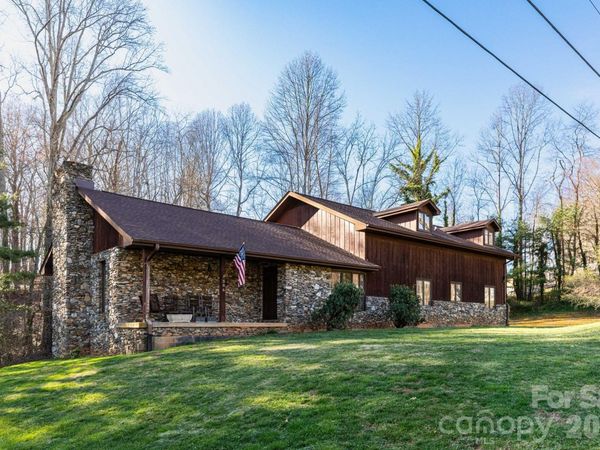586 Justice Ridge Road , Candler, NC 28715