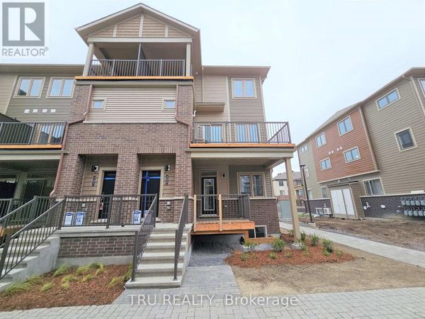 200 Anyolite Private, Ottawa, ON K2J7J3