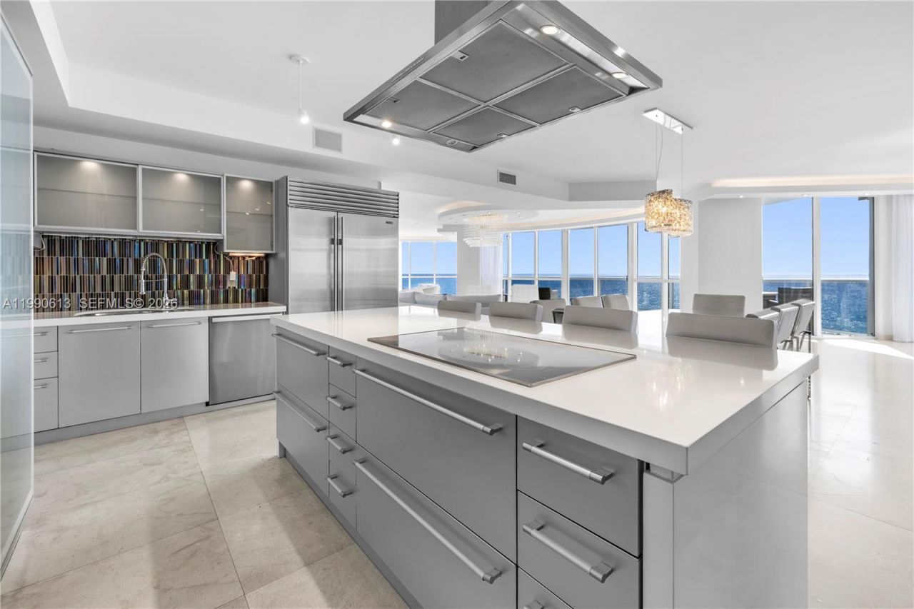 18201 Collins Ave , Unit 1209, Sunny Isles Beach, FL 33160 Photo