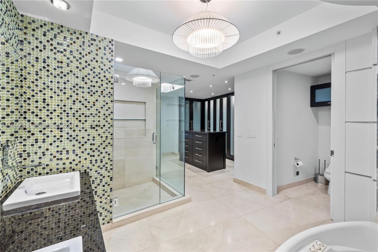 18201 Collins Ave, Unit 1209, Sunny Isles Beach, FL 33160 Photo