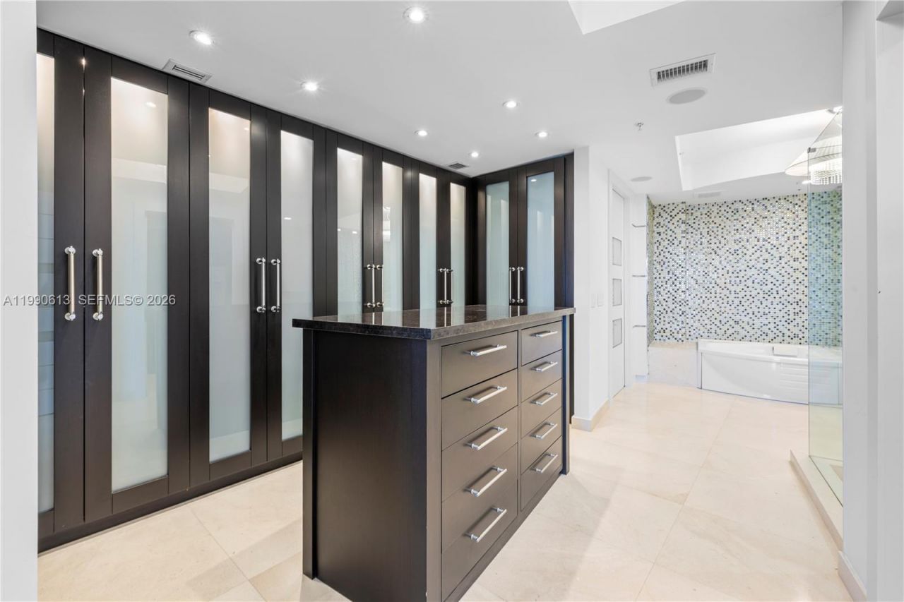 18201 Collins Ave, Unit 1209, Sunny Isles Beach, FL 33160 Photo