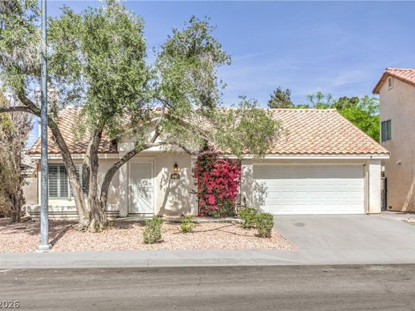 1734 Black Hills Way, North Las Vegas, NV 89031