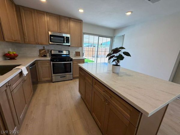 308 Duke Circle , Las Vegas, NV 89107