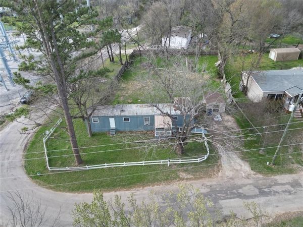 400 E Oak Grove Road , Corsicana, TX 75110