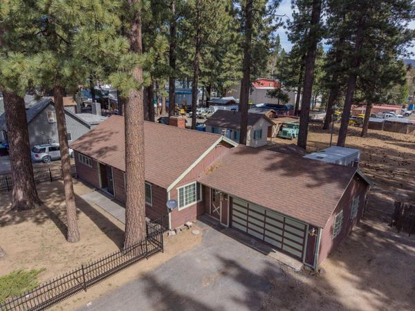 945 3rd St, South Lake Tahoe, CA 96150