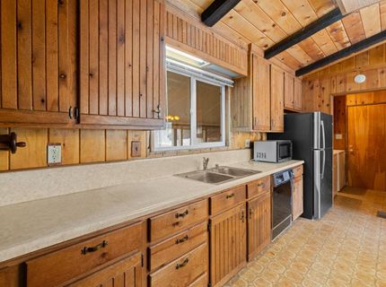 945 3rd St, South Lake Tahoe, CA 96150 Photo