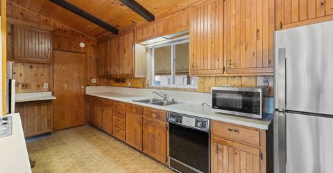 945 3rd St, South Lake Tahoe, CA 96150 Photo