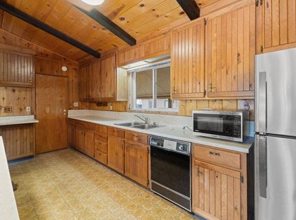 945 3rd St, South Lake Tahoe, CA 96150 Photo