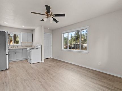 945 3rd St, South Lake Tahoe, CA 96150 Photo