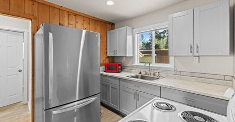945 3rd St, South Lake Tahoe, CA 96150 Photo