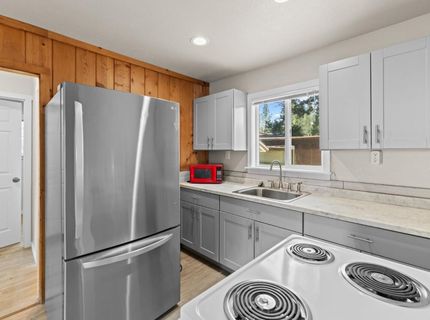 945 3rd St, South Lake Tahoe, CA 96150 Photo