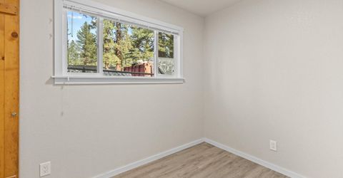 945 3rd St, South Lake Tahoe, CA 96150 Photo
