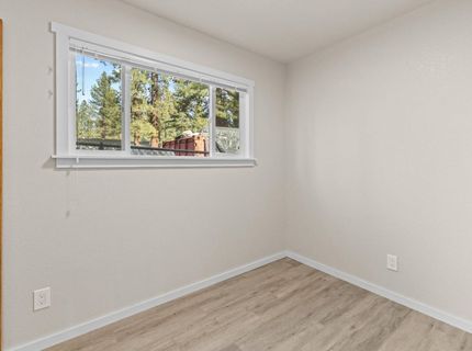 945 3rd St, South Lake Tahoe, CA 96150 Photo