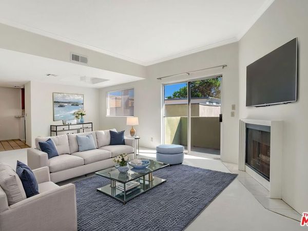10926 Moorpark Street, Unit 13, North Hollywood, CA 91602