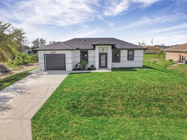 2807 74th ST W, Lehigh Acres, FL 33971