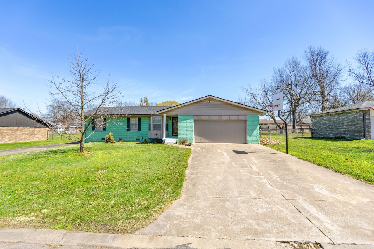 2105 L Street Sw, Miami, OK 74354 Main Photo