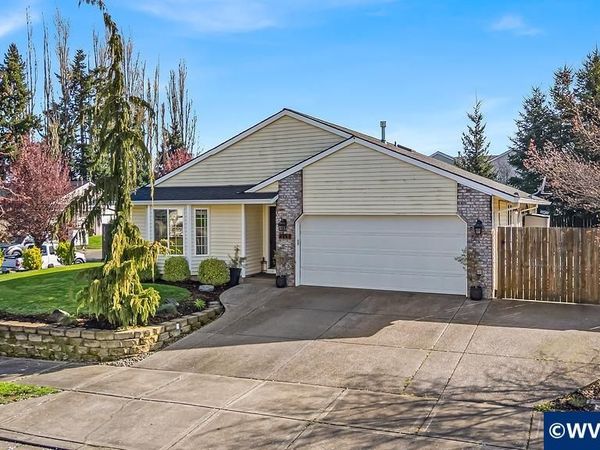4460 Morfitt St, Hubbard, OR 97032