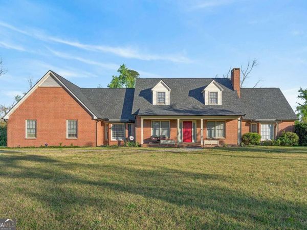 74 N Gill Street, Hazlehurst, GA 31539