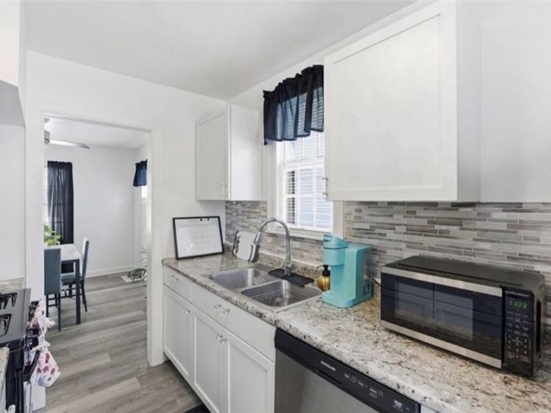 5246 Philip Avenue, Cleveland, OH 44137 Photo 6