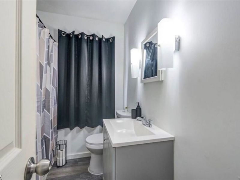 5246 Philip Avenue, Cleveland, OH 44137 Photo 9