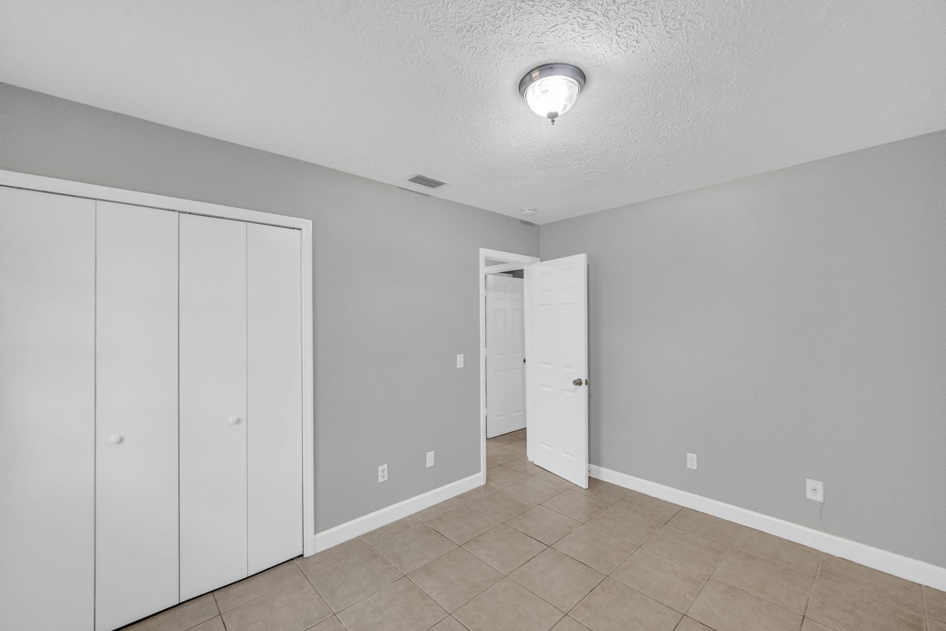 2621 SE Westmoreland Boulevard, Port Saint Lucie, FL 34952 Photo