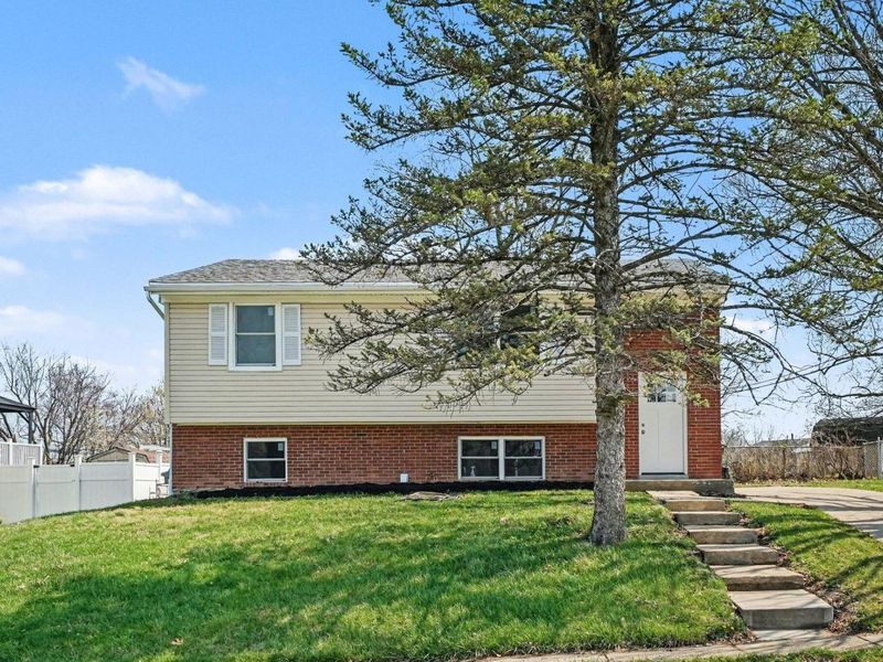108 Berkley Drive, Florence, KY 41042 Photo 2