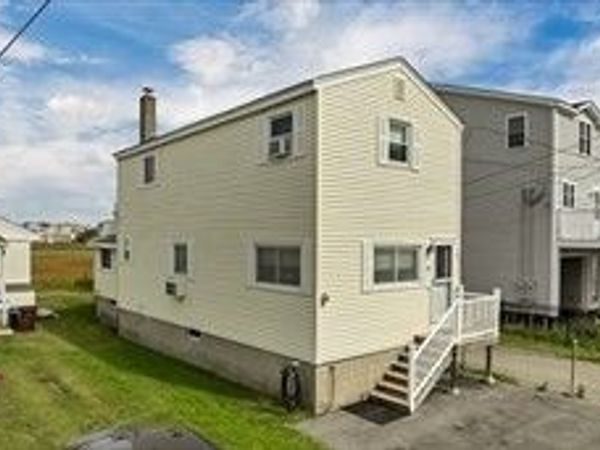 10 Liberty Street, Salisbury, MA 01952