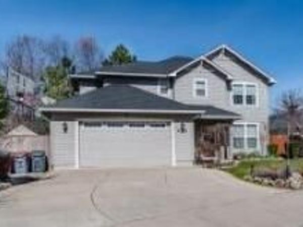 3059 Sycamore Way, Medford, OR 97504