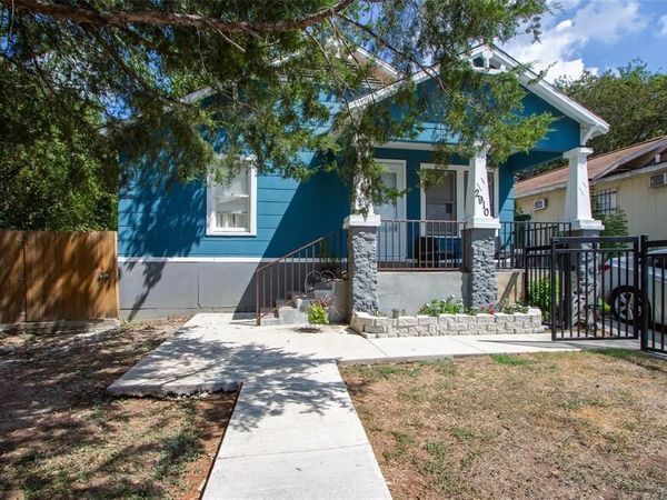 2910 20th Street, Fort Worth, TX 76106