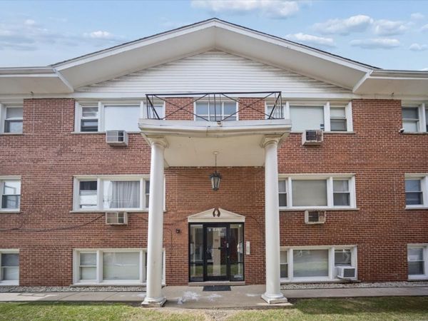 10105 Hartford Court, Unit GB, Schiller Park, IL 60176