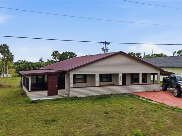 2405 Zoysia LN, NORTH FORT MYERS, FL 33917
