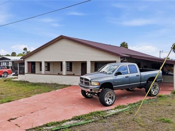 2405 Zoysia LN , NORTH FORT MYERS, FL 33917