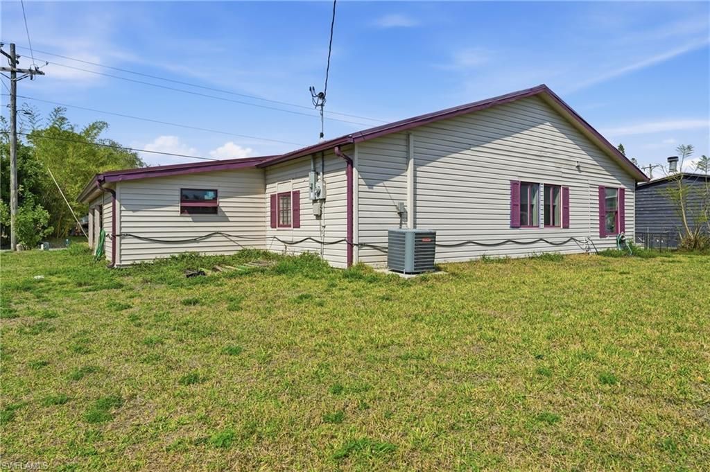 2405 Zoysia Ln , North Fort Myers, FL 33917 Photo