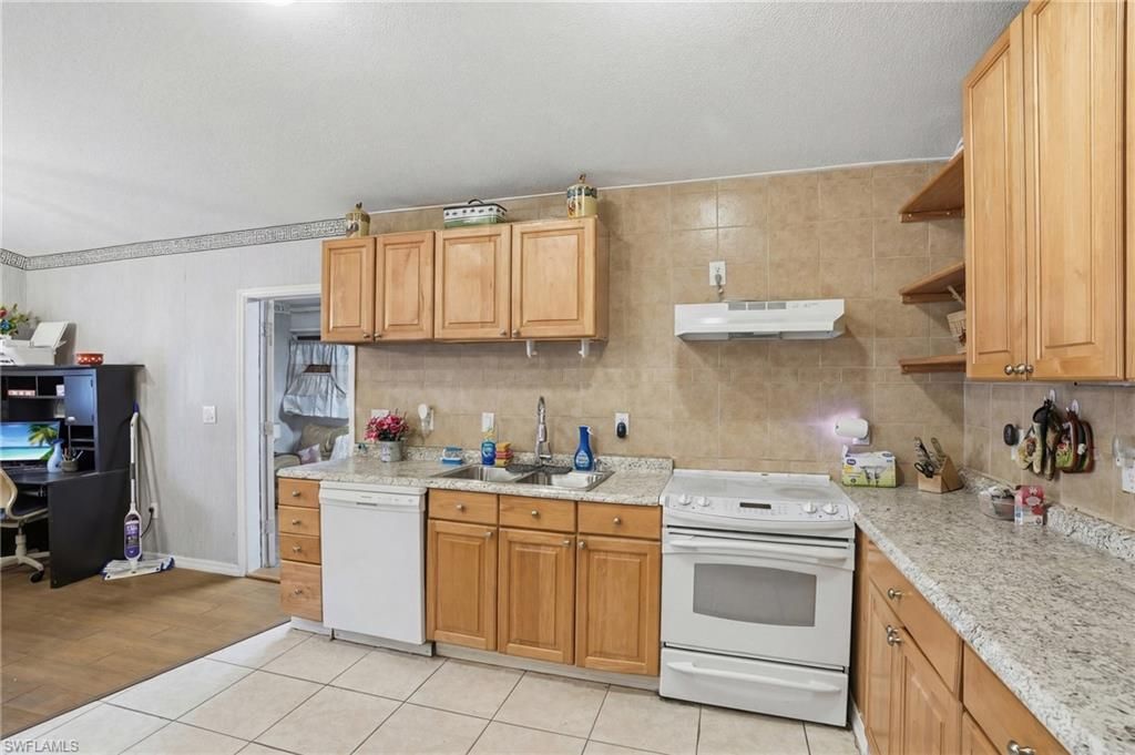 2405 Zoysia Ln , North Fort Myers, FL 33917 Photo