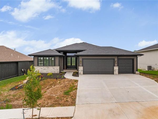 25152 W 141st Terrace, Olathe, KS 66061