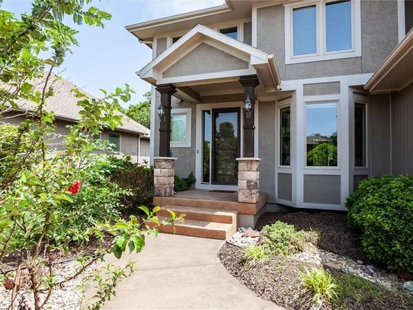 8005 Belford Street, Shawnee, KS 66218