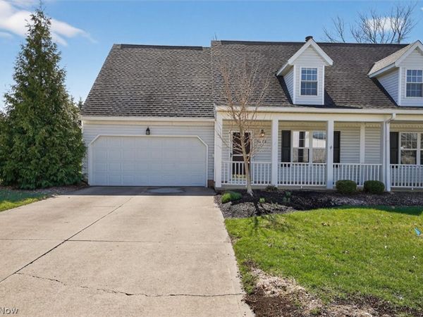 90 High Point Drive, Unit 27, Medina, OH 44256