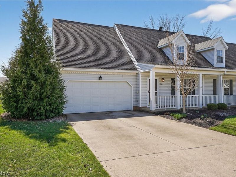 90 High Point Drive, Unit 27, Medina, OH 44256 Photo 2