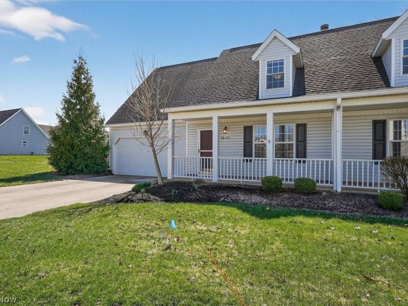 90 High Point Drive, Unit 27, Medina, OH 44256 Photo 3