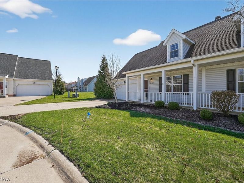 90 High Point Drive, Unit 27, Medina, OH 44256 Photo 4