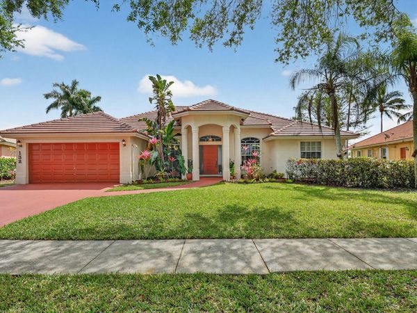 132 Kapok Crescent, Royal Palm Beach, FL 33411