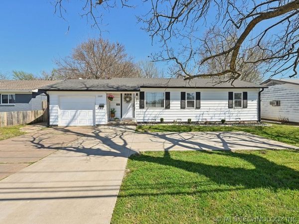 1009 S Elm Place, Broken Arrow, OK 74012