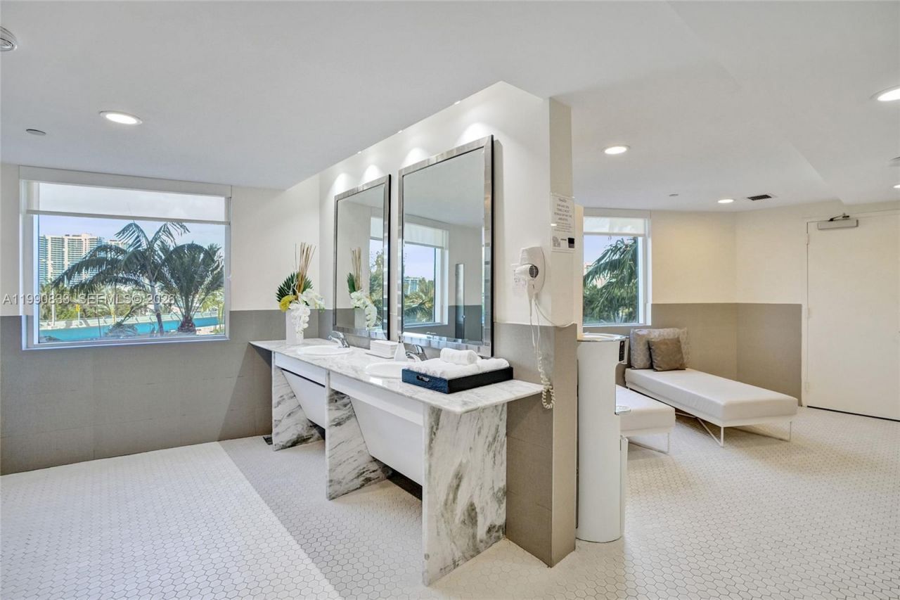 19111 Collins Ave , Unit 2101, Sunny Isles Beach, FL 33160 Photo