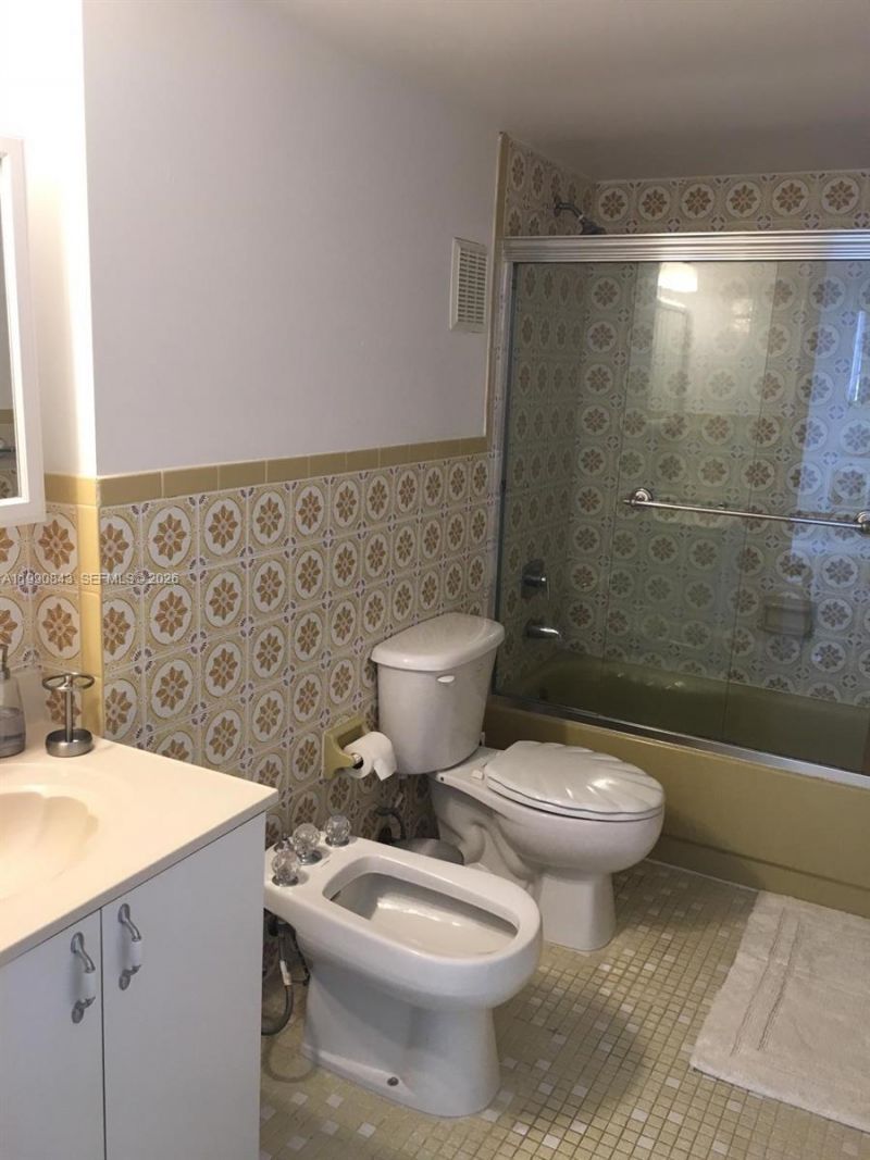 7601 Byron Ave , Unit 3A, Miami Beach, FL 33141 Photo