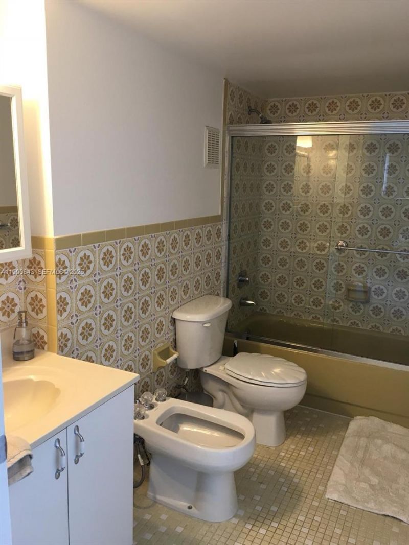 7601 Byron Ave , Unit 3A, Miami Beach, FL 33141 Photo