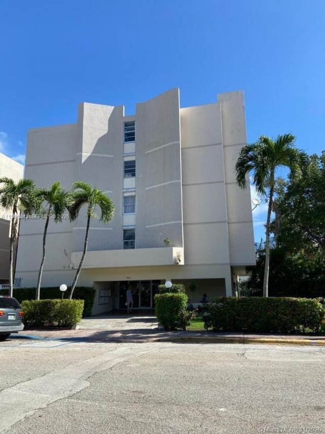 7601 Byron Ave , Unit 3A, Miami Beach, FL 33141 Photo